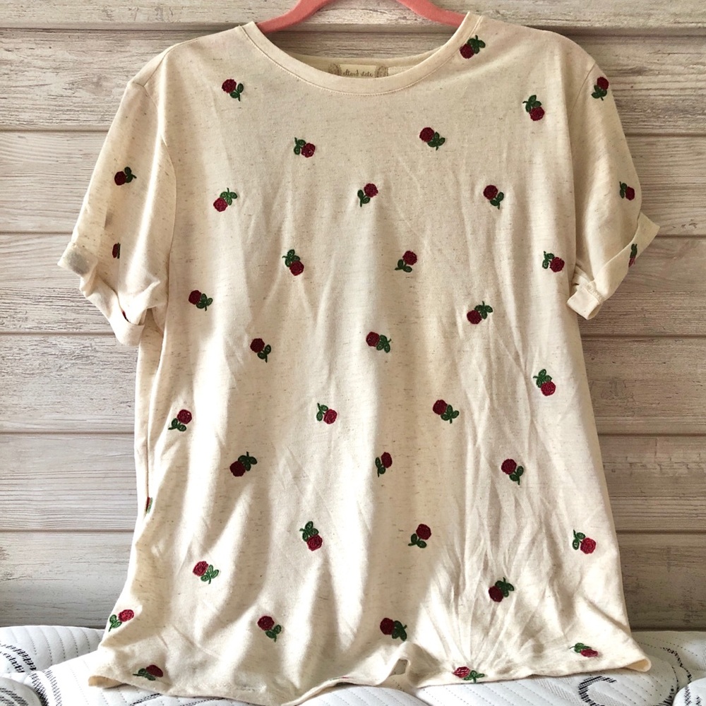 Cream Altar’d State Short Sleeve Top with Roses